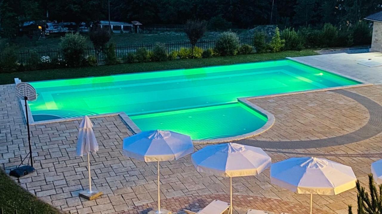 Villa Комплекс Омайник à Kalofer Extérieur photo
